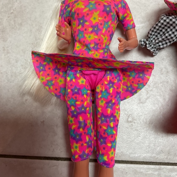 Vintage Barbie 90s Glitter Beach Caboodle Sunflower Barbie Doll - Picture 5 of 10